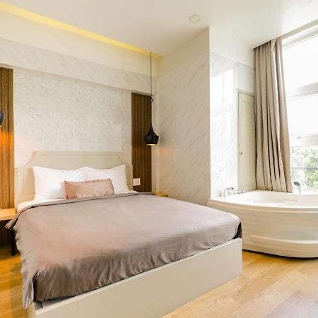 La Hotel Q10 Хошимин Екстериор снимка