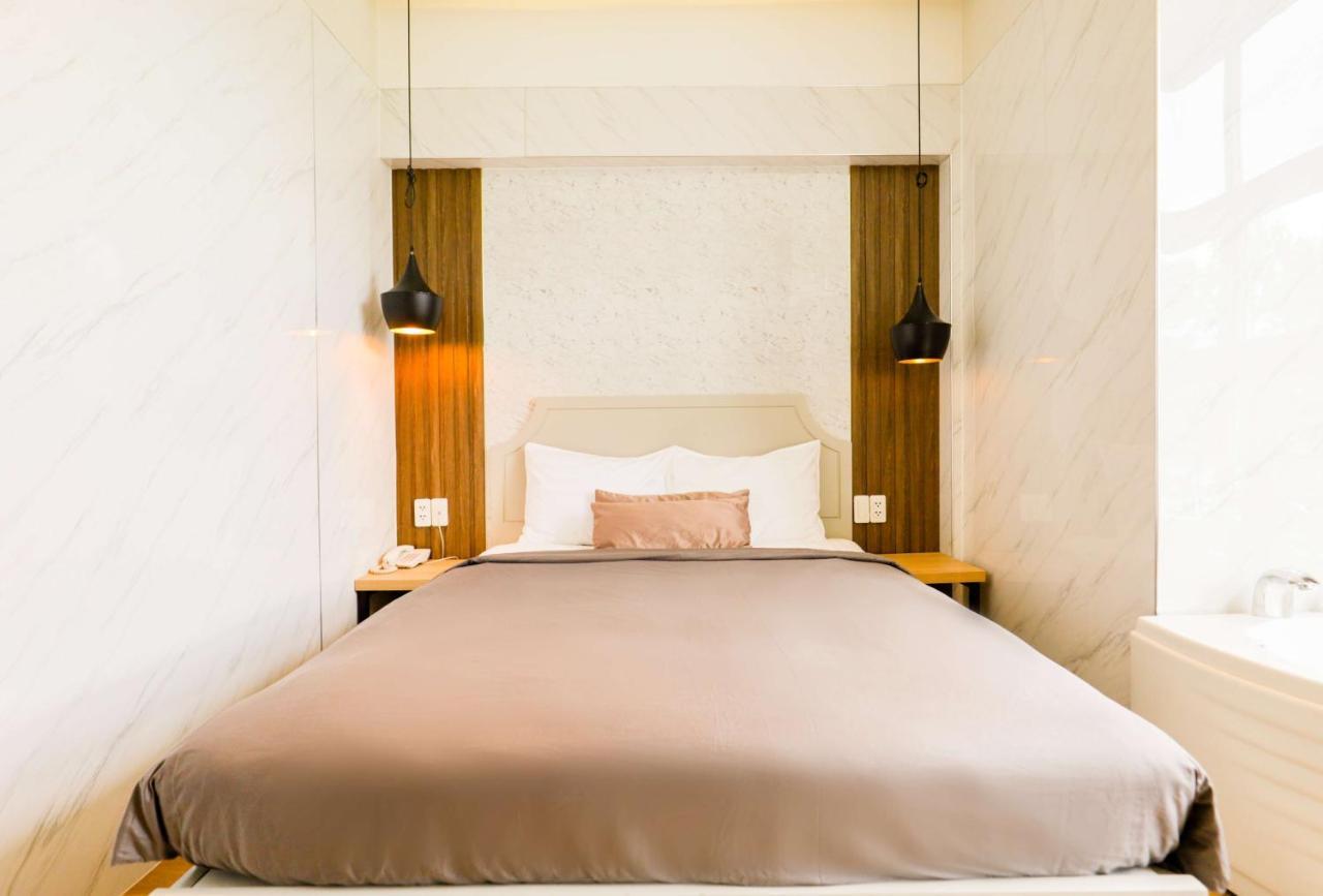 La Hotel Q10 Хошимин Екстериор снимка