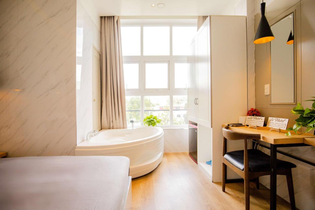 La Hotel Q10 Хошимин Екстериор снимка