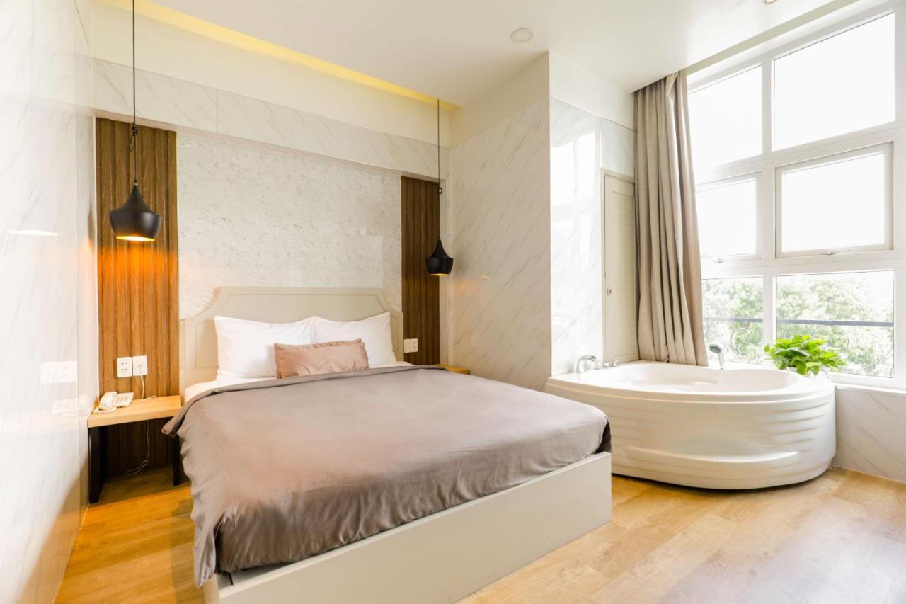 La Hotel Q10 Хошимин Екстериор снимка